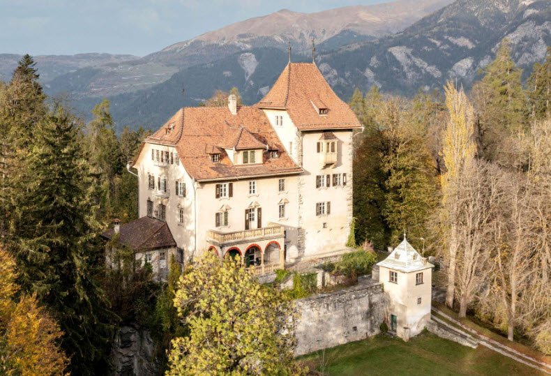 Crêtes Castle, Switzerland, Switzerland